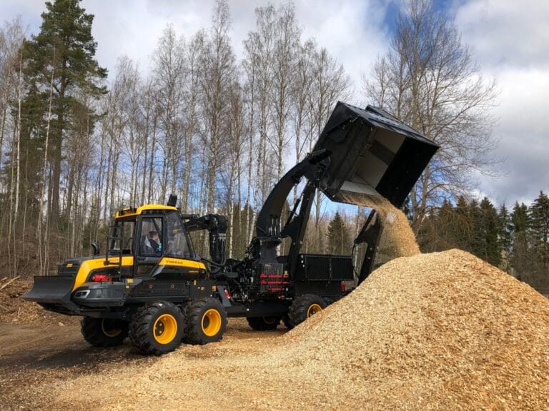 Bruks Chipper Dumping